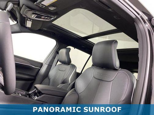 2025 Jeep Grand Cherokee Overland