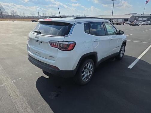 2022 Jeep Compass Latitude Lux