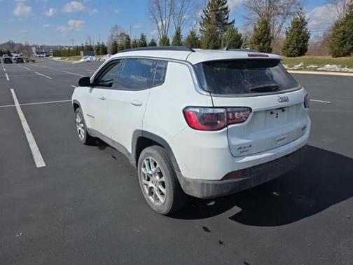 2022 Jeep Compass Latitude Lux