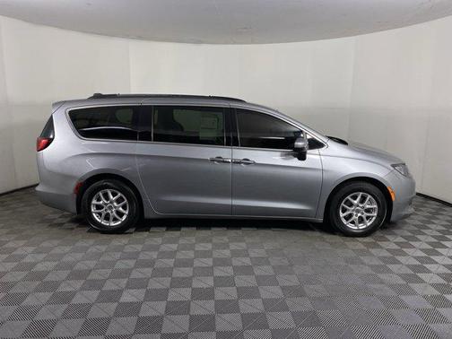 2021 Chrysler Voyager LXI