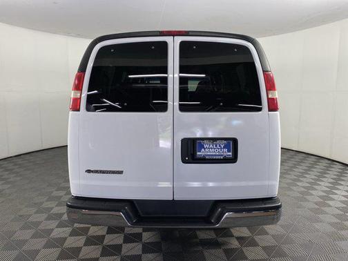 2009 Chevrolet Express 3500 Base