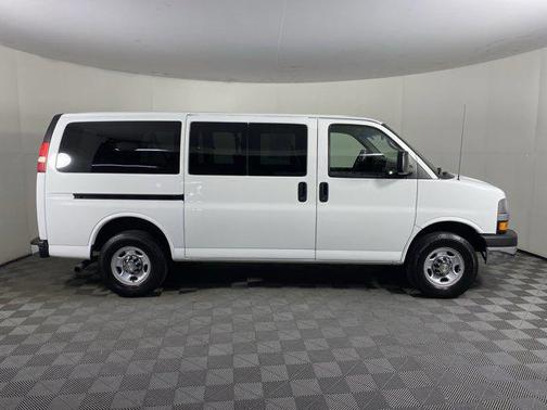 2009 Chevrolet Express 3500 Base
