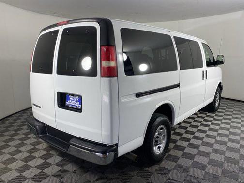 2009 Chevrolet Express 3500 Base
