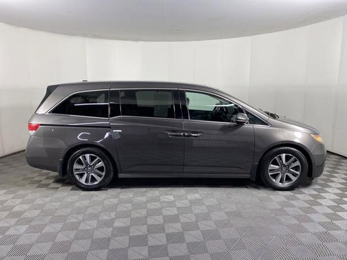 Modern Steel Metallic 2016 Honda Odyssey Touring