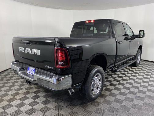 2025 RAM 2500 Tradesman Crew Cab 4x4 6'4' Box