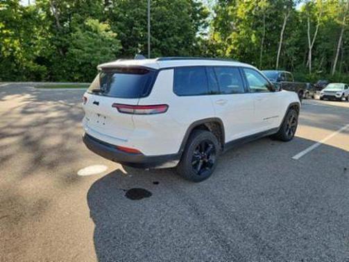 2022 Jeep Grand Cherokee L Altitude