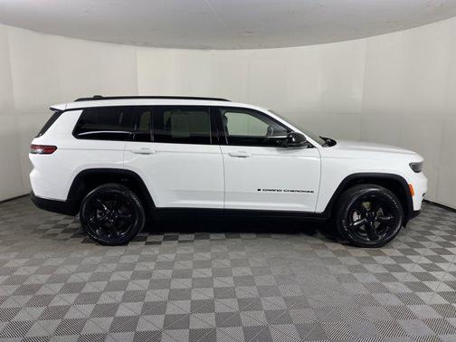 2022 Jeep Grand Cherokee L Altitude