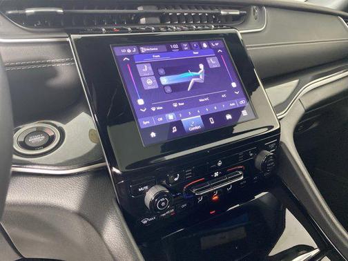 2022 Jeep Grand Cherokee L Altitude
