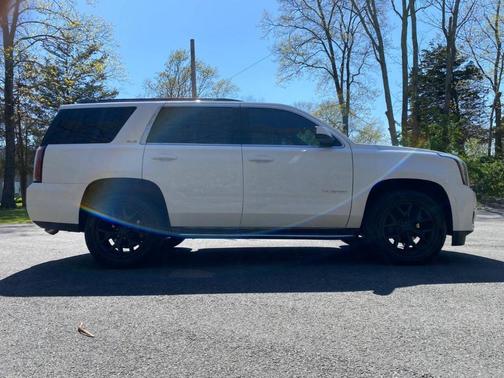 White 2016 GMC Yukon SLE