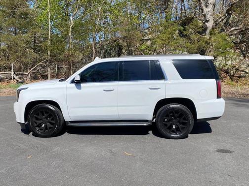 White 2016 GMC Yukon SLE