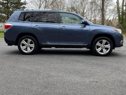 Blue 2013 Toyota Highlander Limited