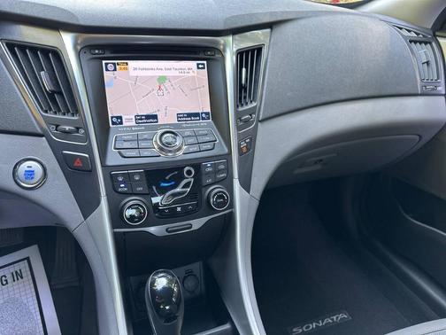 2013 Hyundai SONATA Hybrid Limited