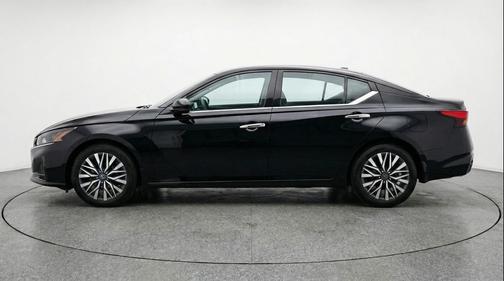 Super Black 2025 Nissan Altima SV FWD