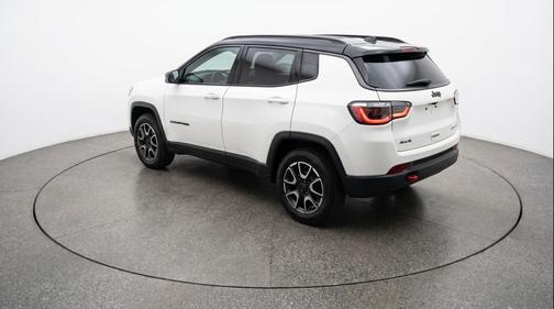 Bright White Clearcoat 2025 Jeep Compass Trailhawk