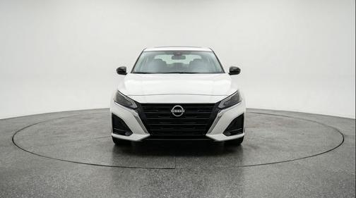 Glacier White 2025 Nissan Altima SV FWD