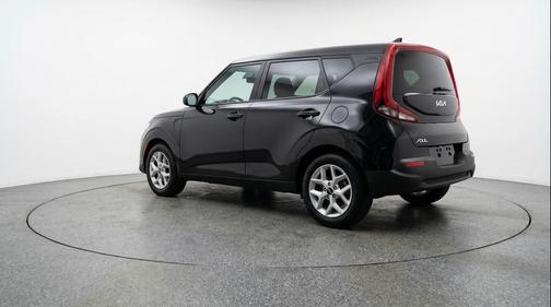 Fusion Black 2025 Kia Soul LX