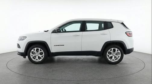 Bright White Clearcoat 2025 Jeep Compass Latitude