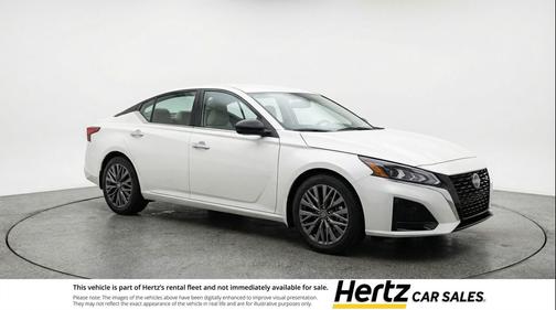 Pearl White Tricoat 2025 Nissan Altima SV FWD