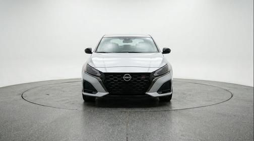 Brilliant Silver Metallic 2025 Nissan Altima SR