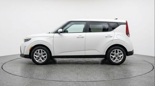 Snow White Pearl 2025 Kia Soul LX