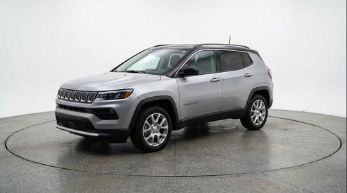 Silver Zynith Metallic Clearcoat 2025 Jeep Compass Limited