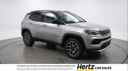Silver Zynith Metallic Clearcoat 2025 Jeep Compass Trailhawk