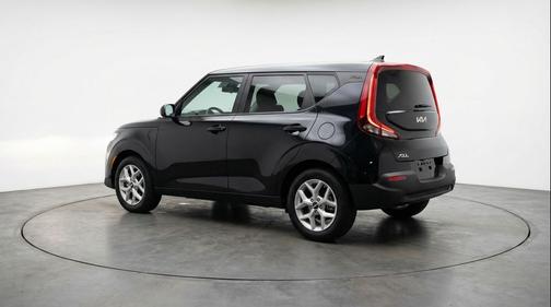 Fusion Black 2025 Kia Soul LX