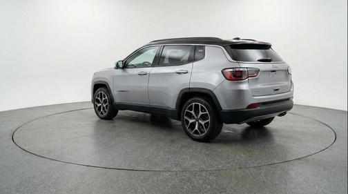 Silver Zynith Metallic Clearcoat 2025 Jeep Compass Limited