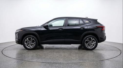 Mosaic Black Metallic 2025 Chevrolet Trax LT