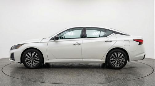 Glacier White 2025 Nissan Altima SV FWD