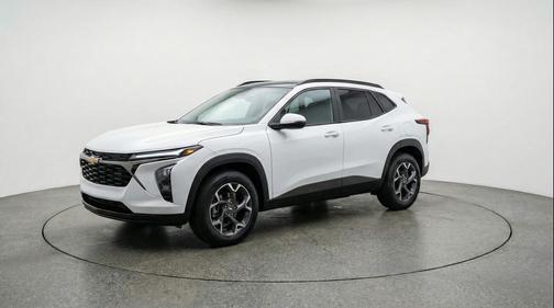Summit White 2025 Chevrolet Trax LT