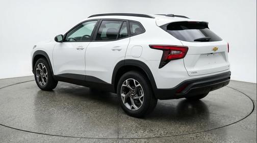 Summit White 2025 Chevrolet Trax LT