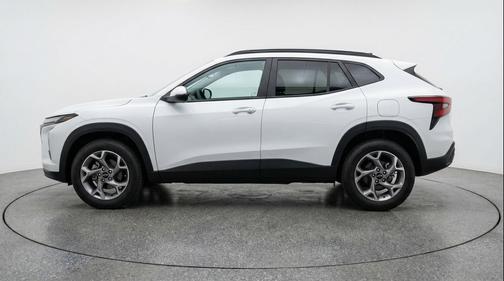 Summit White 2025 Chevrolet Trax LT