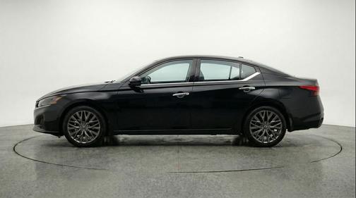 Super Black 2025 Nissan Altima SV FWD