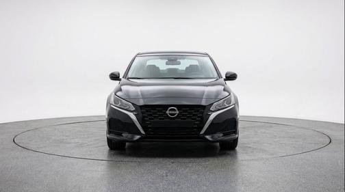 Super Black 2025 Nissan Altima SV FWD