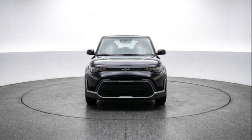 Fusion Black 2025 Kia Soul LX