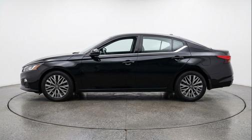 Super Black 2025 Nissan Altima SV FWD