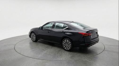 Super Black 2025 Nissan Altima SV FWD