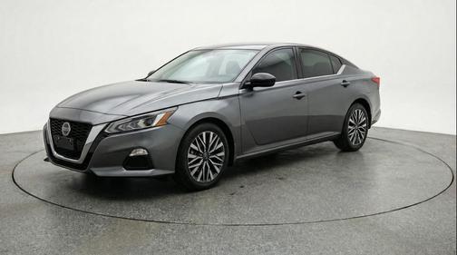 Gun Metallic 2025 Nissan Altima SV FWD