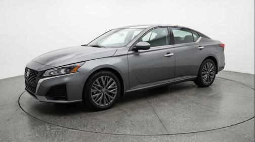 Gun Metallic 2025 Nissan Altima SV FWD