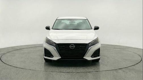 Glacier White 2025 Nissan Altima SV FWD