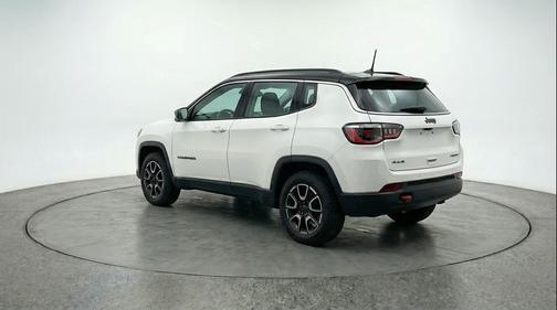 Bright White Clearcoat 2025 Jeep Compass Trailhawk