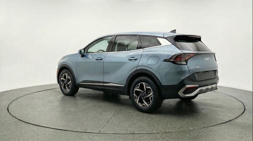 Everlasting Silver 2025 Kia Sportage LX