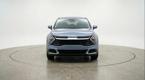 Everlasting Silver 2025 Kia Sportage LX