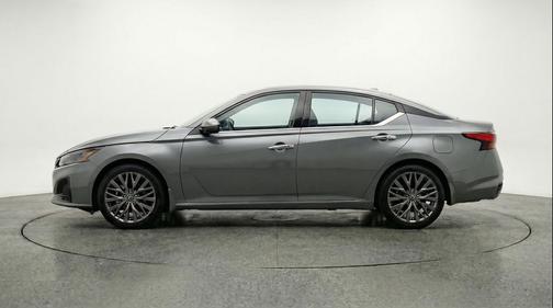 Gun Metallic 2025 Nissan Altima SV FWD