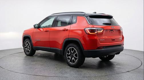 Red Hot Pearlcoat 2025 Jeep Compass Trailhawk