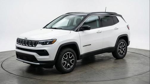 Bright White Clearcoat 2025 Jeep Compass Trailhawk