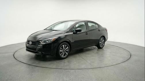 Super Black 2025 Nissan Versa 1.6 SV