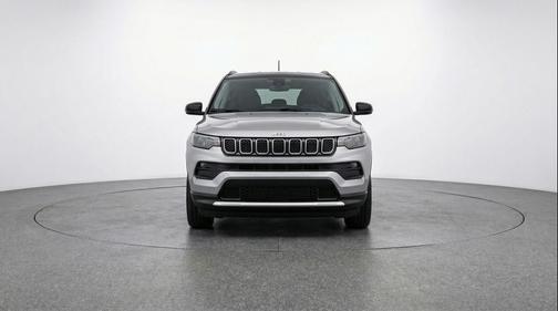 Silver Zynith Metallic Clearcoat 2025 Jeep Compass Limited