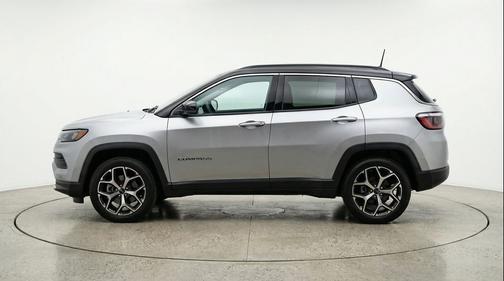 Silver Zynith Metallic Clearcoat 2025 Jeep Compass Limited